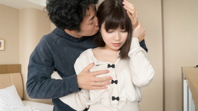 S-CUTE-372_yurina_01 – I'm so excited that I'm covered in sweat. – Licking with friends SEX / Yurina